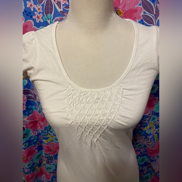 💕3 for $20💕 Blouse with stretchy garter on both sleeves - Picture 2 of 6